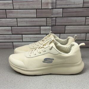 Skechers sketch Lite cream colored women’s size 11 super clean